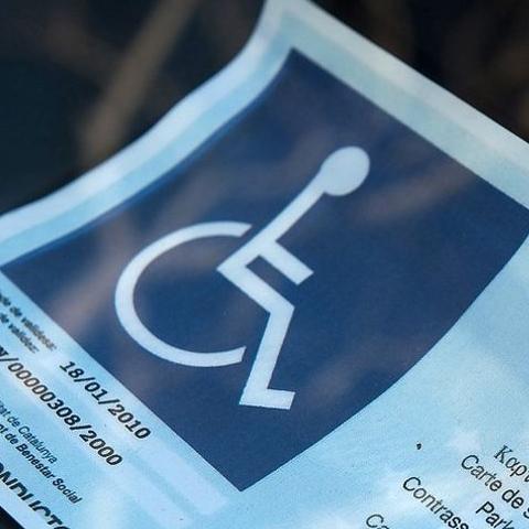 Cocemfe Barcelona i l’AMB busquen alternatives per a la gestió de les places d’aparcament per a persones amb mobilitat reduïda Cocemfe Barcelona i l’AMB busquen alternatives per a la gestió de les places d’aparcament per a persones amb mobilitat reduïda